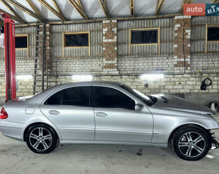 Сірий Мерседес Е-Клас, об'ємом двигуна 1.8 л та пробігом 373 тис. км за 2950 $, фото 2 на Automoto.ua