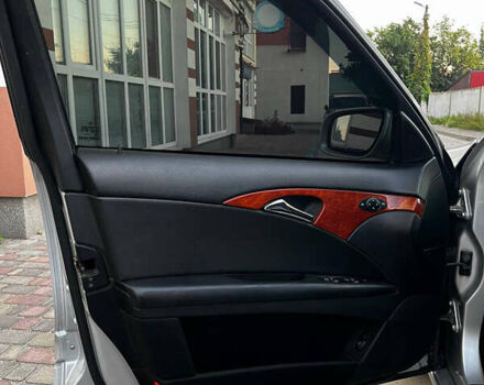 Серый Мерседес Е-Класс, объемом двигателя 1.8 л и пробегом 326 тыс. км за 8000 $, фото 13 на Automoto.ua