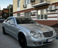 Серый Мерседес Е-Класс, объемом двигателя 1.8 л и пробегом 326 тыс. км за 8000 $, фото 1 на Automoto.ua