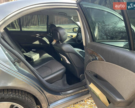 Сірий Мерседес Е-Клас, об'ємом двигуна 2.99 л та пробігом 295 тис. км за 9400 $, фото 14 на Automoto.ua