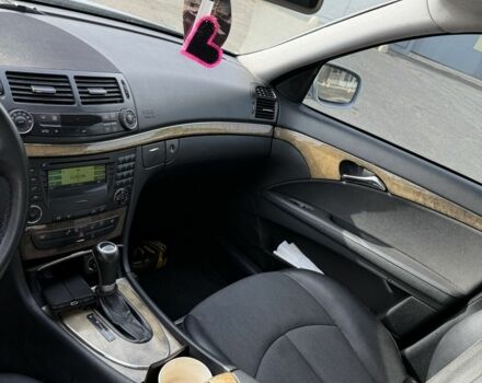 Серый Мерседес Е-Класс, объемом двигателя 1.8 л и пробегом 261 тыс. км за 6500 $, фото 11 на Automoto.ua