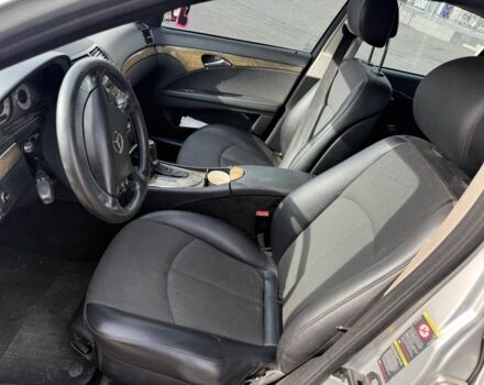 Серый Мерседес Е-Класс, объемом двигателя 1.8 л и пробегом 261 тыс. км за 6500 $, фото 7 на Automoto.ua