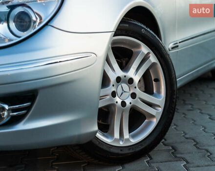 Мерседес Е-Клас 2006 у Мукачеве на Automoto.ua Сірий Мерседес Е-Клас, об'ємом двигуна 1.8 л та пробігом 79 тис. км за 25500 $, фото 1 на Automoto.ua