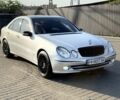 Сірий Мерседес Е-Клас, об'ємом двигуна 3 л та пробігом 300 тис. км за 9500 $, фото 5 на Automoto.ua