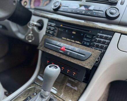 Сірий Мерседес Е-Клас, об'ємом двигуна 2.1 л та пробігом 270 тис. км за 11900 $, фото 11 на Automoto.ua