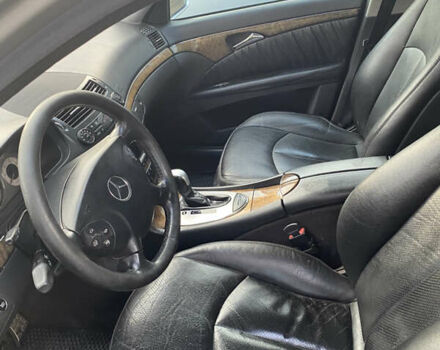 Серый Мерседес Е-Класс, объемом двигателя 3.23 л и пробегом 365 тыс. км за 6900 $, фото 16 на Automoto.ua