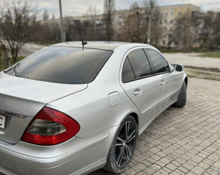 Сірий Мерседес Е-Клас, об'ємом двигуна 2.15 л та пробігом 325 тис. км за 7500 $, фото 4 на Automoto.ua