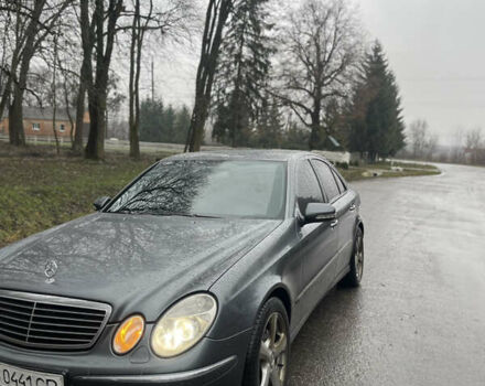 Серый Мерседес Е-Класс, объемом двигателя 3 л и пробегом 295 тыс. км за 9000 $, фото 7 на Automoto.ua