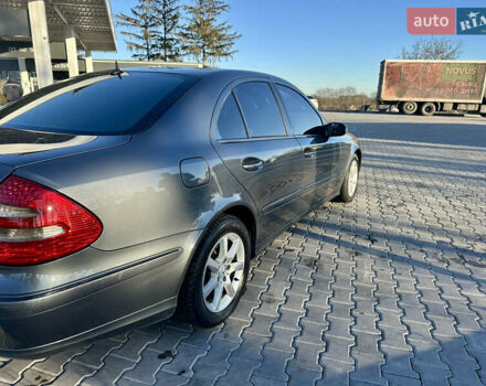 Серый Мерседес Е-Класс, объемом двигателя 2.99 л и пробегом 492 тыс. км за 8500 $, фото 5 на Automoto.ua