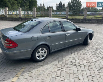 Сірий Мерседес Е-Клас, об'ємом двигуна 2.2 л та пробігом 263 тис. км за 9999 $, фото 5 на Automoto.ua