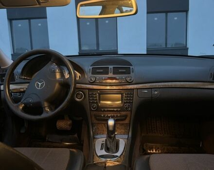 Сірий Мерседес Е-Клас, об'ємом двигуна 2.7 л та пробігом 327 тис. км за 4150 $, фото 16 на Automoto.ua