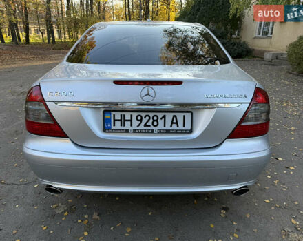 Сірий Мерседес Е-Клас, об'ємом двигуна 1.8 л та пробігом 240 тис. км за 9000 $, фото 23 на Automoto.ua
