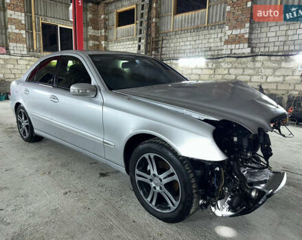 Сірий Мерседес Е-Клас, об'ємом двигуна 1.8 л та пробігом 373 тис. км за 2950 $, фото 25 на Automoto.ua