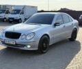 Сірий Мерседес Е-Клас, об'ємом двигуна 3 л та пробігом 300 тис. км за 9500 $, фото 4 на Automoto.ua