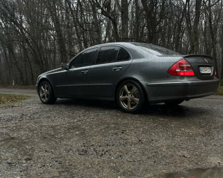 Серый Мерседес Е-Класс, объемом двигателя 3 л и пробегом 295 тыс. км за 9000 $, фото 3 на Automoto.ua