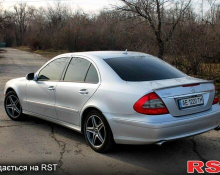 Сірий Мерседес Е-Клас, об'ємом двигуна 3.5 л та пробігом 255 тис. км за 8500 $, фото 1 на Automoto.ua