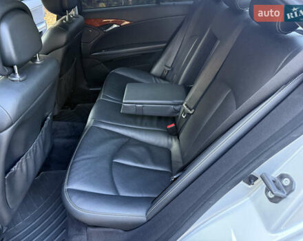 Сірий Мерседес Е-Клас, об'ємом двигуна 1.8 л та пробігом 240 тис. км за 9000 $, фото 71 на Automoto.ua