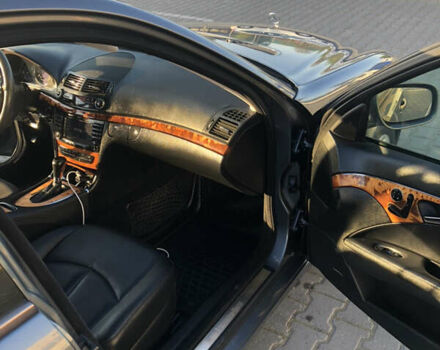 Сірий Мерседес Е-Клас, об'ємом двигуна 3.5 л та пробігом 270 тис. км за 6700 $, фото 13 на Automoto.ua