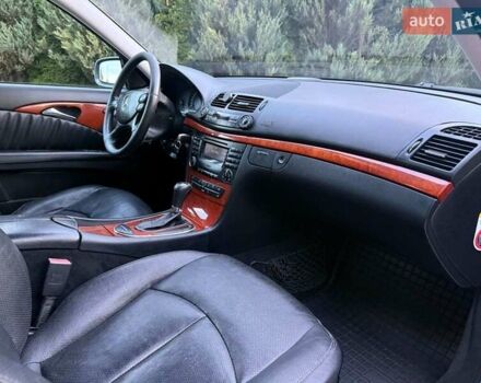 Сірий Мерседес Е-Клас, об'ємом двигуна 3 л та пробігом 366 тис. км за 10700 $, фото 23 на Automoto.ua