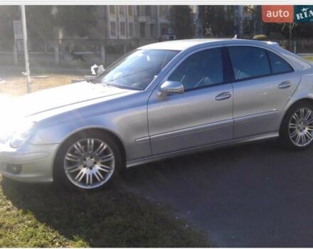 Серый Мерседес Е-Класс, объемом двигателя 2 л и пробегом 250 тыс. км за 7500 $, фото 2 на Automoto.ua