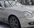 Серый Мерседес Е-Класс, объемом двигателя 2.1 л и пробегом 380 тыс. км за 7200 $, фото 1 на Automoto.ua