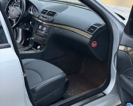 Сірий Мерседес Е-Клас, об'ємом двигуна 2.1 л та пробігом 278 тис. км за 10800 $, фото 10 на Automoto.ua