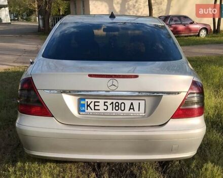 Серый Мерседес Е-Класс, объемом двигателя 2.2 л и пробегом 370 тыс. км за 8700 $, фото 3 на Automoto.ua