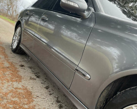 Сірий Мерседес Е-Клас, об'ємом двигуна 2.99 л та пробігом 373 тис. км за 8900 $, фото 5 на Automoto.ua