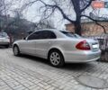 Серый Мерседес Е-Класс, объемом двигателя 2.1 л и пробегом 300 тыс. км за 8800 $, фото 8 на Automoto.ua