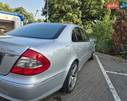 Серый Мерседес Е-Класс, объемом двигателя 1.8 л и пробегом 219 тыс. км за 10500 $, фото 3 на Automoto.ua