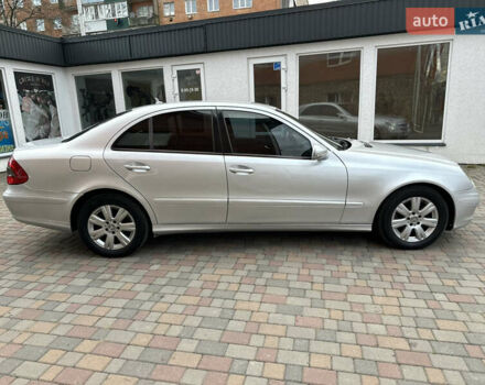 Сірий Мерседес Е-Клас, об'ємом двигуна 2.2 л та пробігом 319 тис. км за 7200 $, фото 13 на Automoto.ua