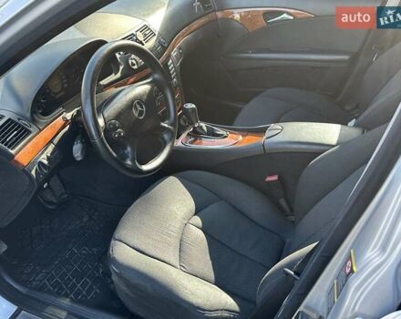Мерседес Е-Класс 2007 в Виннице на Automoto.ua Серый Мерседес Е-Класс, объемом двигателя 2.15 л и пробегом 319 тыс. км за 7900 $, фото 17 на Automoto.ua