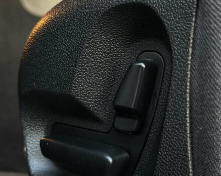 Сірий Мерседес Е-Клас, об'ємом двигуна 2.2 л та пробігом 295 тис. км за 9999 $, фото 36 на Automoto.ua