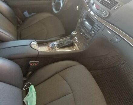 Серый Мерседес Е-Класс, объемом двигателя 2.2 л и пробегом 275 тыс. км за 10800 $, фото 5 на Automoto.ua