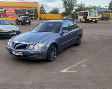Мерседес Е-Клас 2007 у Житомирі на Automoto.ua Сірий Мерседес Е-Клас, об'ємом двигуна 1.8 л та пробігом 370 тис. км за 7900 $, фото 2 на Automoto.ua