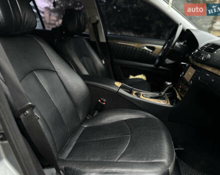 Серый Мерседес Е-Класс, объемом двигателя 3 л и пробегом 370 тыс. км за 8950 $, фото 34 на Automoto.ua