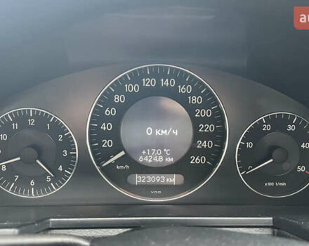 Серый Мерседес Е-Класс, объемом двигателя 2.2 л и пробегом 323 тыс. км за 8500 $, фото 7 на Automoto.ua