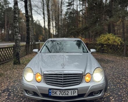 Серый Мерседес Е-Класс, объемом двигателя 2.1 л и пробегом 441 тыс. км за 4300 $, фото 1 на Automoto.ua