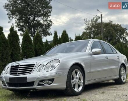 Серый Мерседес Е-Класс, объемом двигателя 2 л и пробегом 250 тыс. км за 7500 $, фото 1 на Automoto.ua