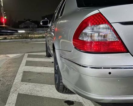 Серый Мерседес Е-Класс, объемом двигателя 3 л и пробегом 281 тыс. км за 9800 $, фото 4 на Automoto.ua