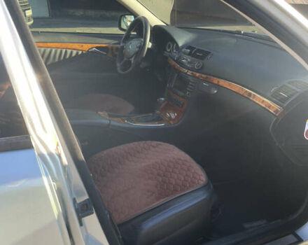 Сірий Мерседес Е-Клас, об'ємом двигуна 3.5 л та пробігом 227 тис. км за 8000 $, фото 5 на Automoto.ua