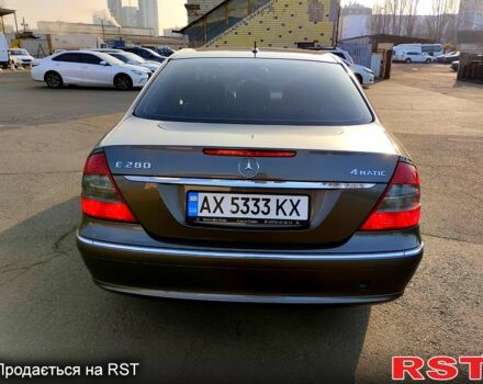 Серый Мерседес Е-Класс, объемом двигателя 3 л и пробегом 238 тыс. км за 8750 $, фото 2 на Automoto.ua