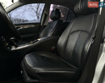 Серый Мерседес Е-Класс, объемом двигателя 3 л и пробегом 370 тыс. км за 8950 $, фото 1 на Automoto.ua