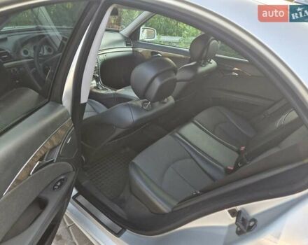 Серый Мерседес Е-Класс, объемом двигателя 1.8 л и пробегом 219 тыс. км за 10500 $, фото 19 на Automoto.ua