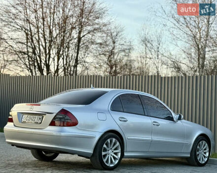 Сірий Мерседес Е-Клас, об'ємом двигуна 2.2 л та пробігом 295 тис. км за 9999 $, фото 117 на Automoto.ua