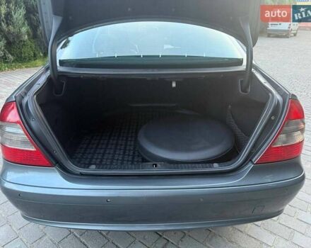 Сірий Мерседес Е-Клас, об'ємом двигуна 3 л та пробігом 366 тис. км за 10700 $, фото 19 на Automoto.ua