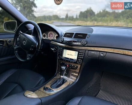 Мерседес Е-Класс 2007 в Трускавце на Automoto.ua Серый Мерседес Е-Класс, объемом двигателя 2.99 л и пробегом 358 тыс. км за 11300 $, фото 36 на Automoto.ua