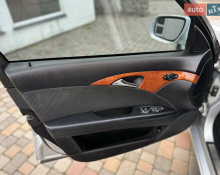 Сірий Мерседес Е-Клас, об'ємом двигуна 2.2 л та пробігом 319 тис. км за 7200 $, фото 8 на Automoto.ua