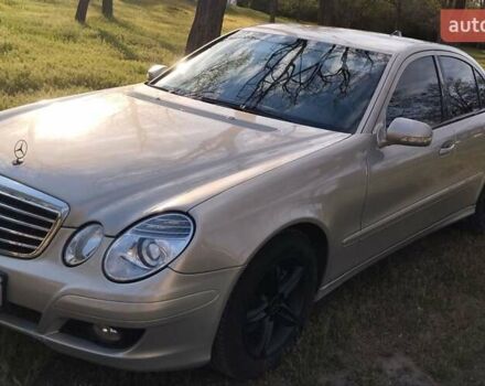 Серый Мерседес Е-Класс, объемом двигателя 2.2 л и пробегом 370 тыс. км за 8700 $, фото 1 на Automoto.ua