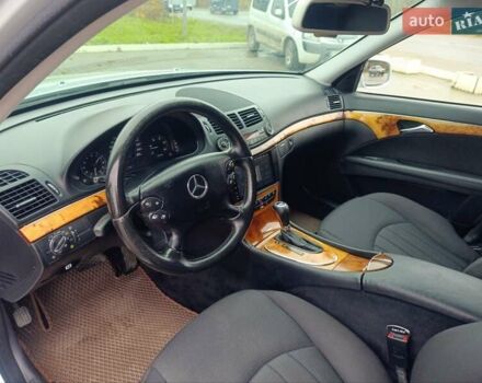 Серый Мерседес Е-Класс, объемом двигателя 2.99 л и пробегом 399 тыс. км за 9500 $, фото 31 на Automoto.ua